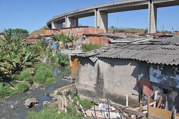 Candidatos à prefeitura paulistana participam de debate na Zona Leste