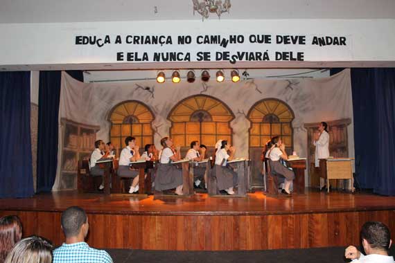 Grupo Drummond de Teatro apresenta ‘A Aurora da Minha Vida’