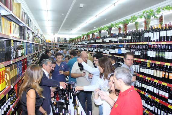 Mega Adega Kanguru teve casa cheia na 5ª Wine Night
