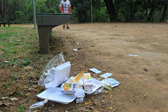 Lixo no Piqueri