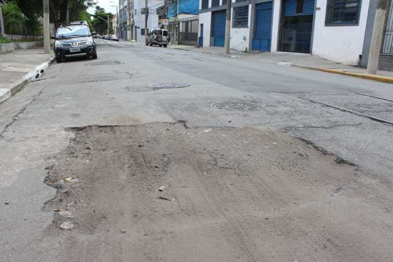 Prefeitura esquece rua