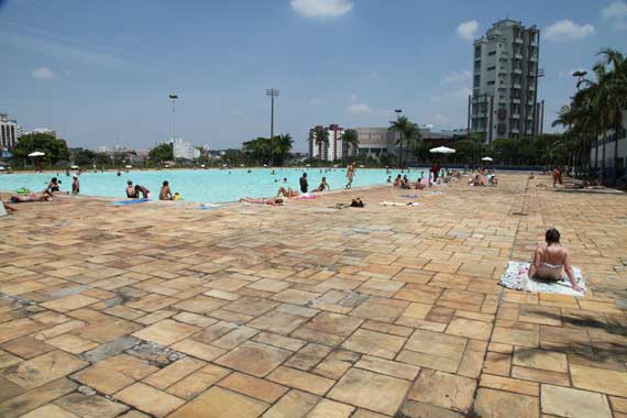 PET ANÁLIA FRANCO – Moradora critica barulho provocado por ‘animadores’