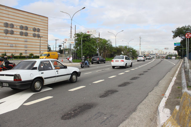 Multa na faixa de ônibus – CET responde: