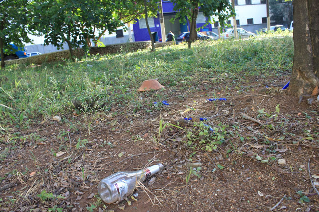 Burocracia impede morador de melhorar praça do bairro