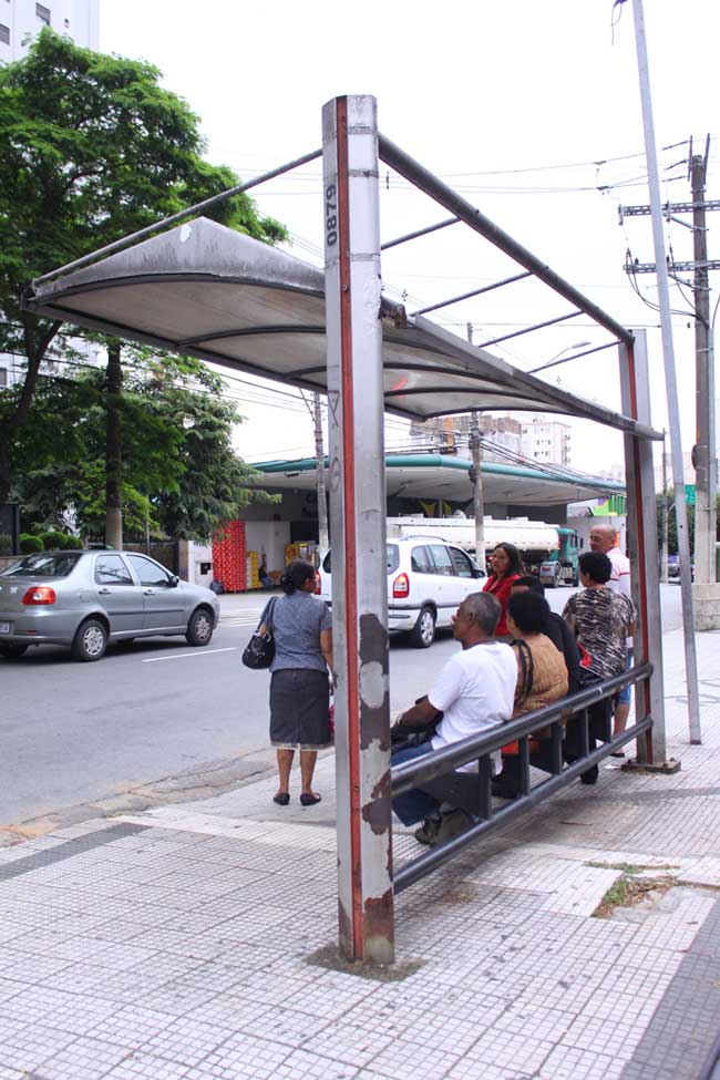 Paulistanos gastam mais de três dias por ano esperando
