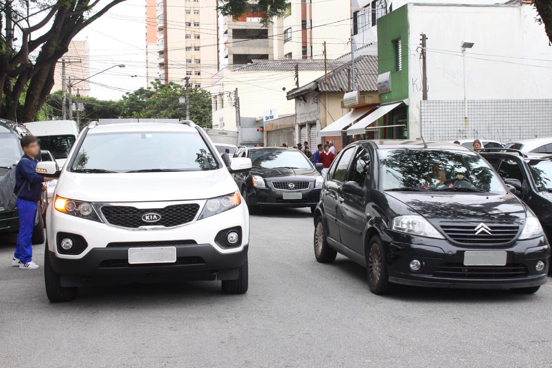 Público de teatro e pais de alunos estão sendo roubados