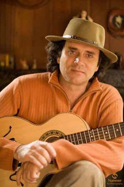 Show de Almir Sater comemora seus 30 anos de carreira