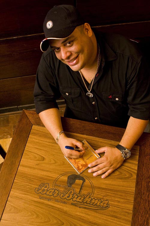 Naninha lança 2º CD