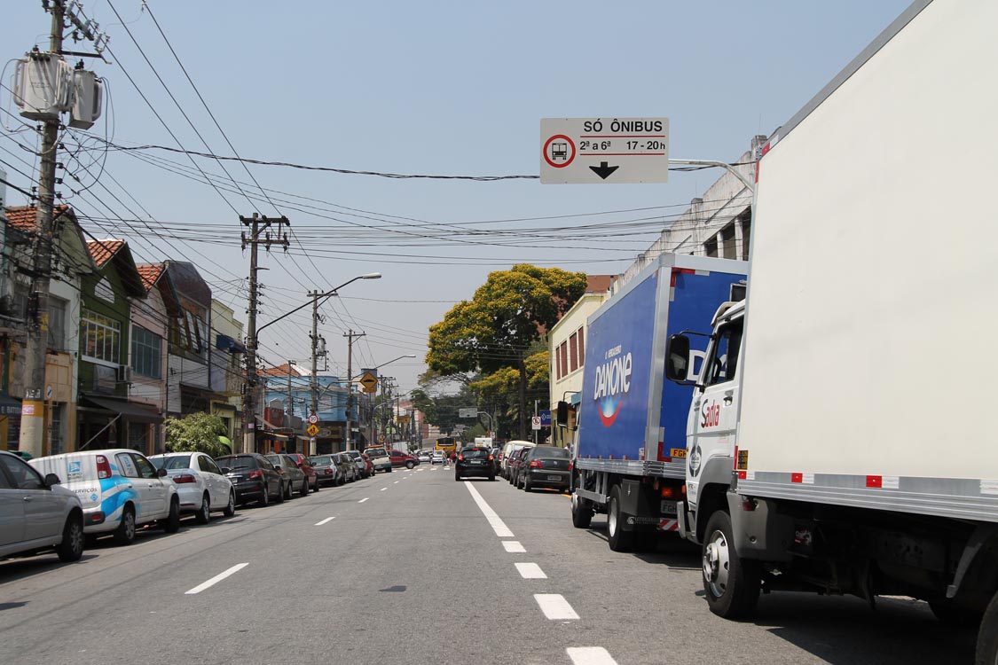 ÔNIBUS – Rua Tuiuti ganha faixa exclusiva