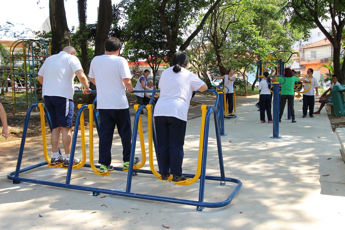PRAÇA GENERAL COSTA BARRETO: Reforma inclui aparelhos de exercício