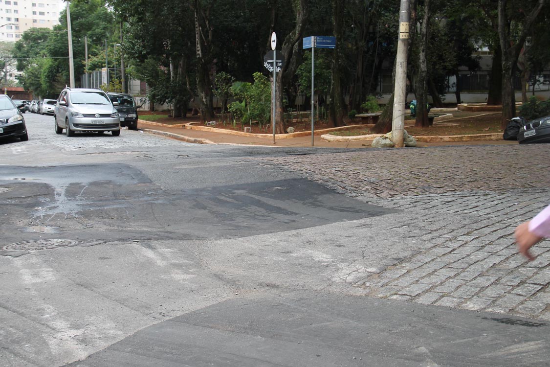 Faixas de pedestres: sem manutenção