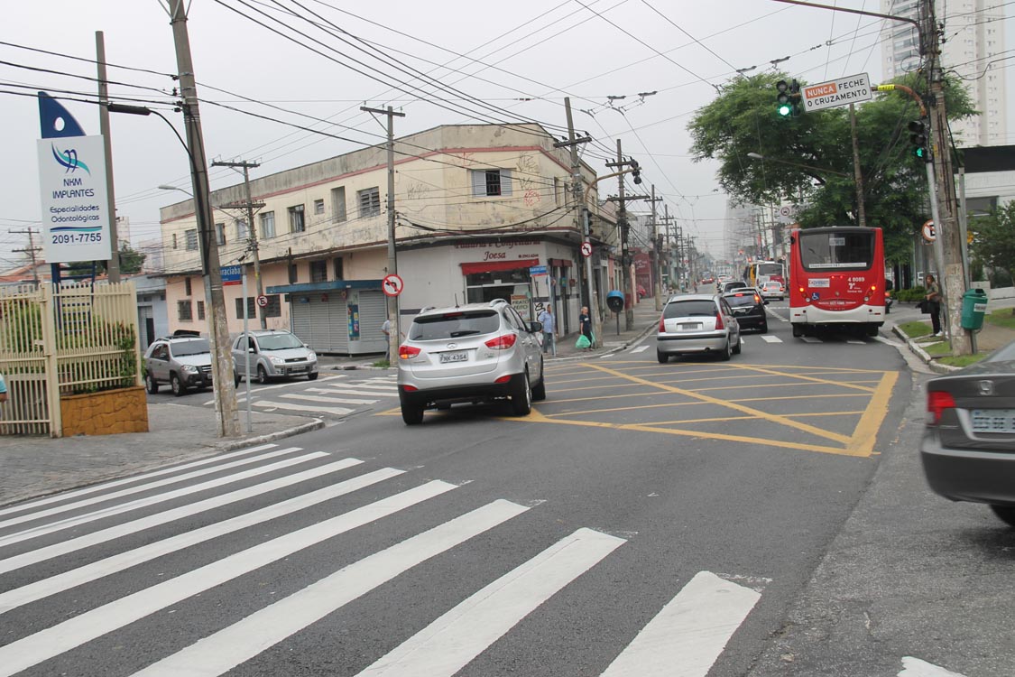 TRÂNSITO NO CARRÃO – Abuso na Rua Guaraciaba