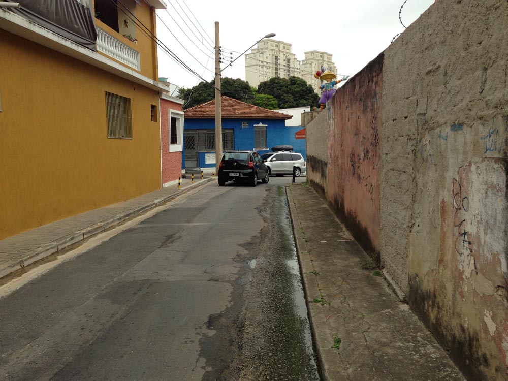 Rua Matos Guerra: mão única seria solução?