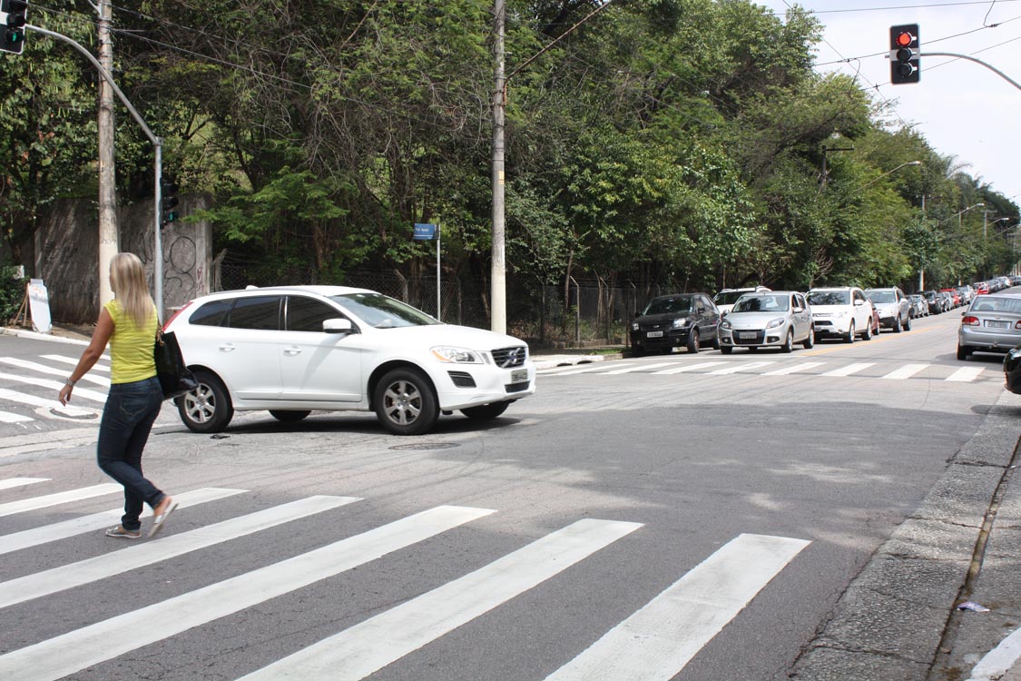 Semáforos são ligados