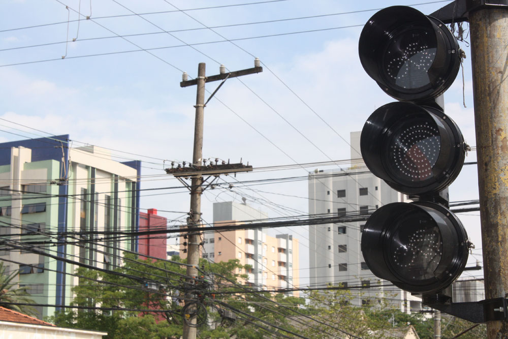 Rua Apucarana – Semáforos para ciclistas são instalados