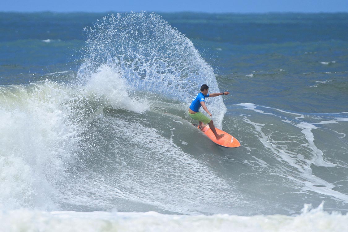 Morador da Penha – Thiago Meneses segue imbatível em Camburi