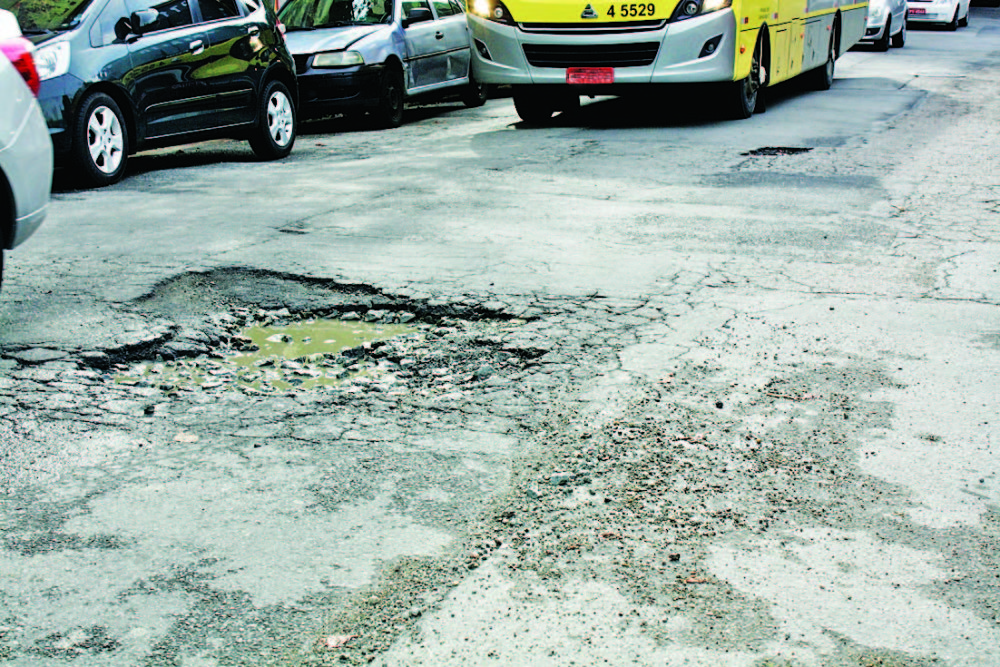 Zeladoria: Eita, que buraqueira