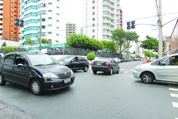 Prefeitura pede ajuda de empresas para semáforos
