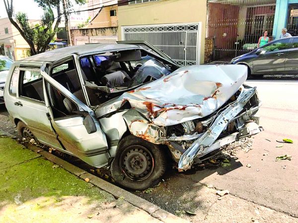 TATUAPÉ E CARRÃO – Abandono de carros na rua