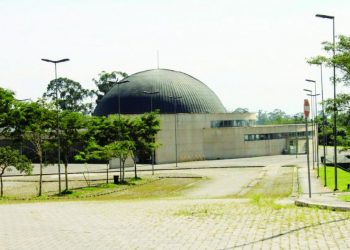 Para os que sonham grande, Planetário do Carmo é a visita perfeita