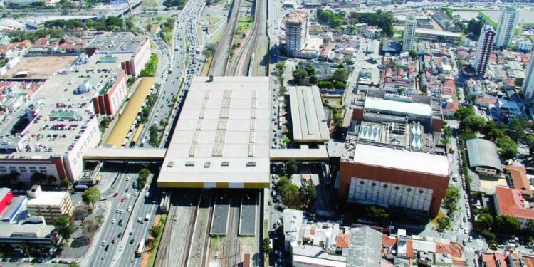 Subprefeitura Mooca afirma que vai fiscalizar uso irregular de calçadas