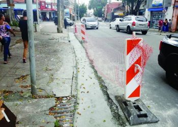 Rua Antônio de Barros, no Tatuapé, tem obras em sarjetões