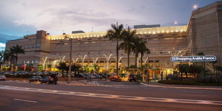 Shopping Anália Franco tem ação especial de Dia dos Namorados