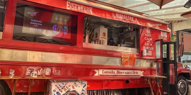 Busger celebra 4 anos de atividades com edição limitada de hambúrguer feito com uísque