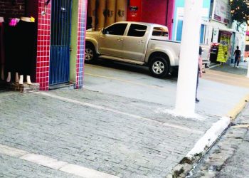 Comerciantes do Tatuapé reclamam que Zona Azul ‘travou’ suas garagens