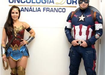 Heróis do Bem levam alegria para crianças em tratamento oncológico