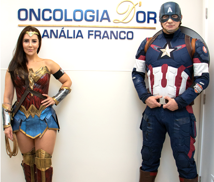 Heróis do Bem levam alegria para crianças em tratamento oncológico