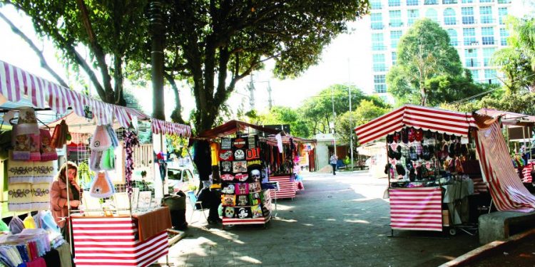 Feira de artesanato da Silvio Romero é retirada após 24 anos de tradição