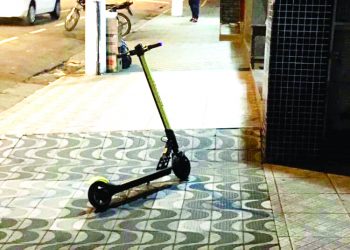 Usuário se identifica com o patinete no Tatuapé, mas falta bom senso