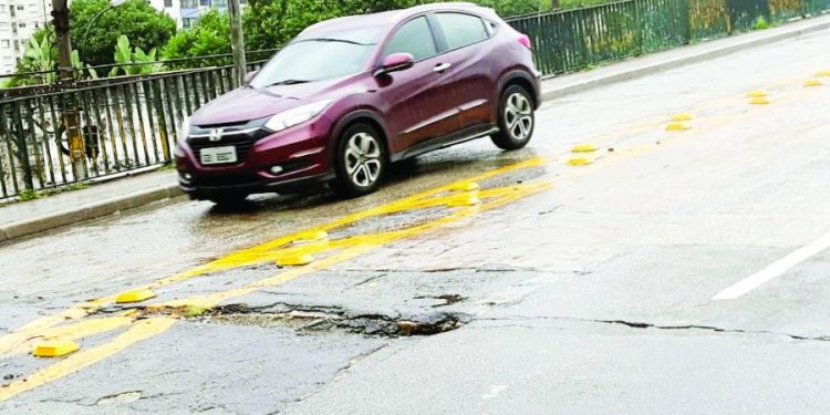 Sub Mooca promete tapar os buracos do Viaduto Carlos Ferracci (antigo Azevedo)