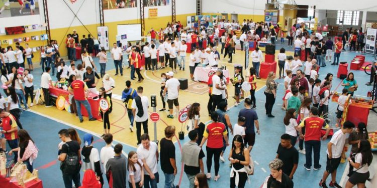 Colégio Amorim incentiva protagonismo juvenil em mostra de projetos, festival de dança e mostra teatral