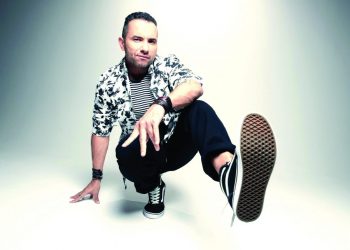 Marco Luque leva seus personagens divertidos ao palco