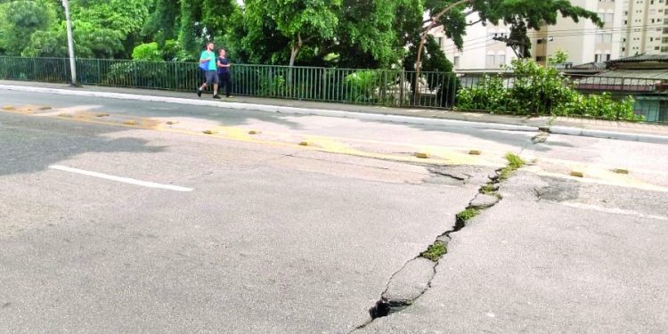 Viaduto Carlos Ferraci, no Tatuapé, está fora das reformas da Prefeitura