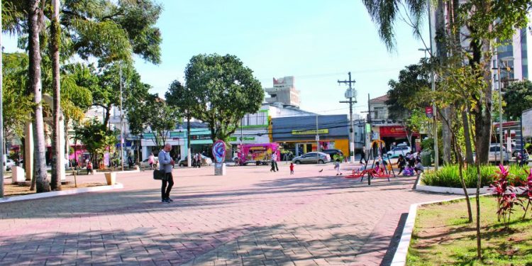 Paróquia da Praça Silvio Romero organizará shows e luzes de Natal em festa de 120 anos