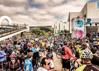 Passeio ciclístico ‘Luzes da Cidade’ parte da Zona Leste e vai até o Centro