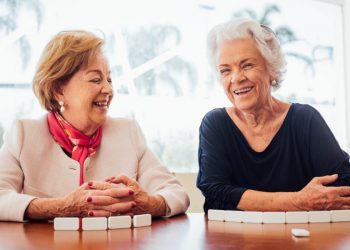 Residenciais para idosos são opção para atividades e convívio social nas férias