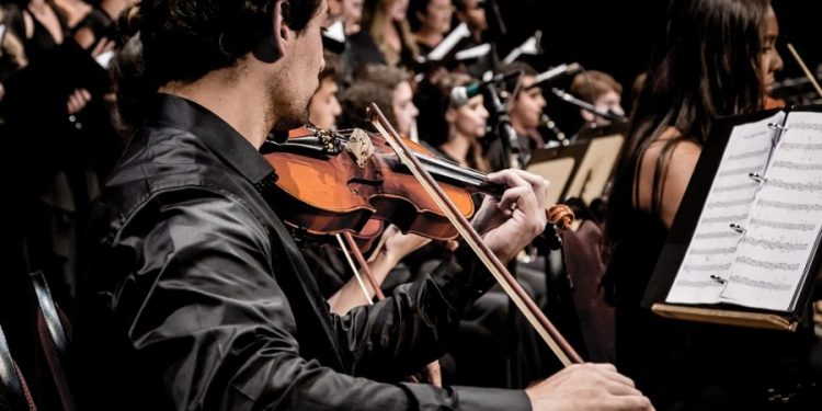 A Orquestra Comunitária de Itaquera, estreia gratuitamente, na Igreja Nossa Senhora, em Itaquera