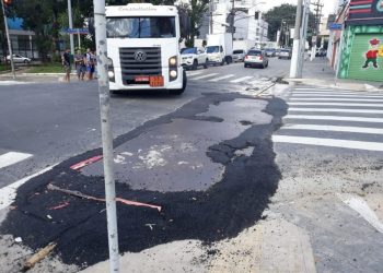 Prefeitura estragou recapeamento que já estava pronto em rua do Tatuapé