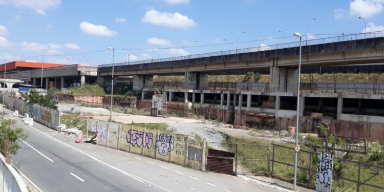 Obras do novo Terminal de Ônibus de Itaquera estão paradas e não há previsão de reinício