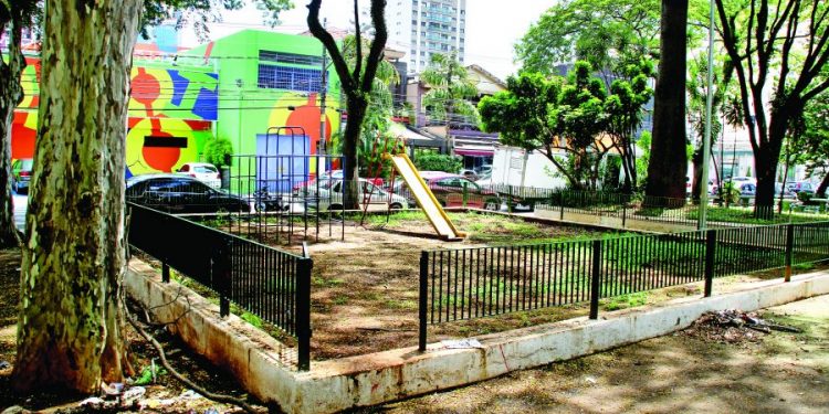 Situação do Largo do Bom Parto, no Tatuapé, é deplorável, dizem moradores