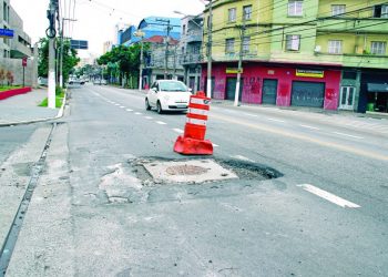 Com tantos cones, Avenida Celso Garcia está ‘mais enfeitada do que escola de samba’