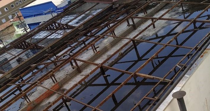 Moradores reclamam de galpão abandonado na Rua Ivaí, 187, Parque São Jorge