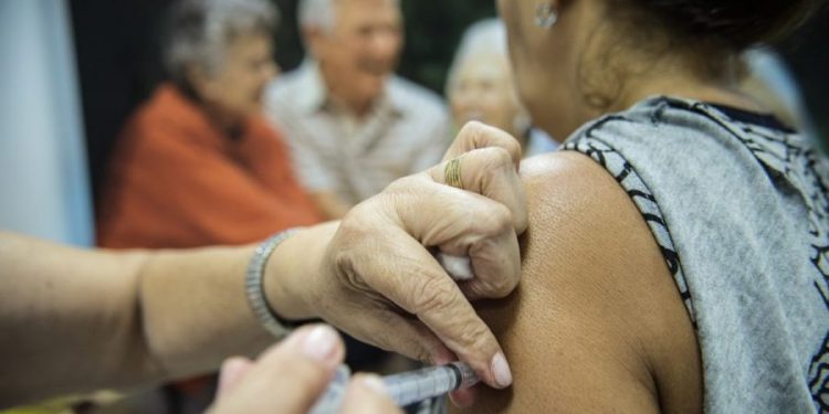 Começa a vacinação contra a gripe influenza. Informe-se