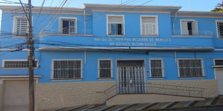 Abrigo Bezerra de Menezes, na Penha, precisa de doações