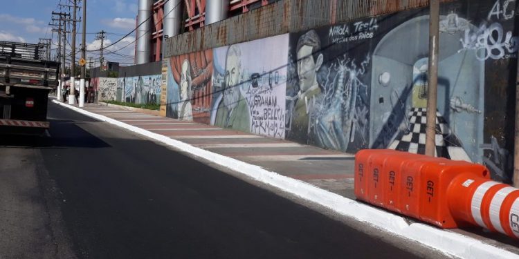 Crateras em faixas de ônibus da Radial Leste começaram a ser tapadas