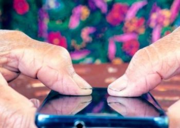 A importância de proteger os idosos no mundo on-line